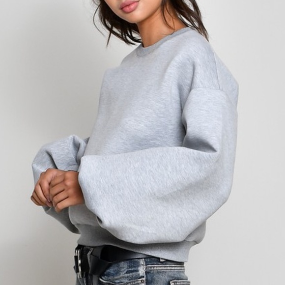 ⭐️ONLY ONE⭐️ Lantern Sleeve SweatShirt - Picture 2 of 3